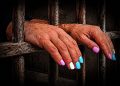 Transexuais presas na Colmeia denunciam estupros por homens que fingem ser mulher