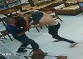 Dupla que esfaqueou homem em padaria no DF após dar carona é presa. Veja vídeo