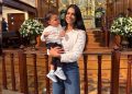 Mãe é retirada de voo pela PF após confusão com comissária por carrinho de bebê. Veja vídeo