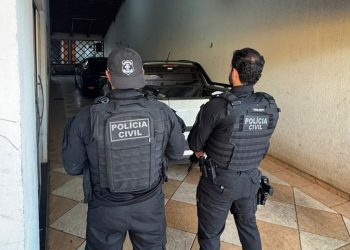 PCGO prende 10 pessoas e bloqueia R$ 103 milhões de facção do tráfico