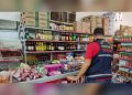 Suco e salgados estão entre itens vencidos apreendidos em supermercado