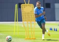 Neymar faz trabalho com bola e deve reforçar Seleção contra a Escócia