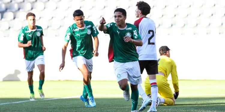 Palmeiras vence o Athletico-PR e abre vantagem na liderança do Brasileiro sub-17