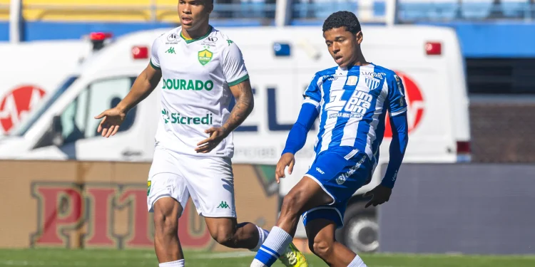 Avaí vence Cuiabá, mas segue no Z4 da Série B