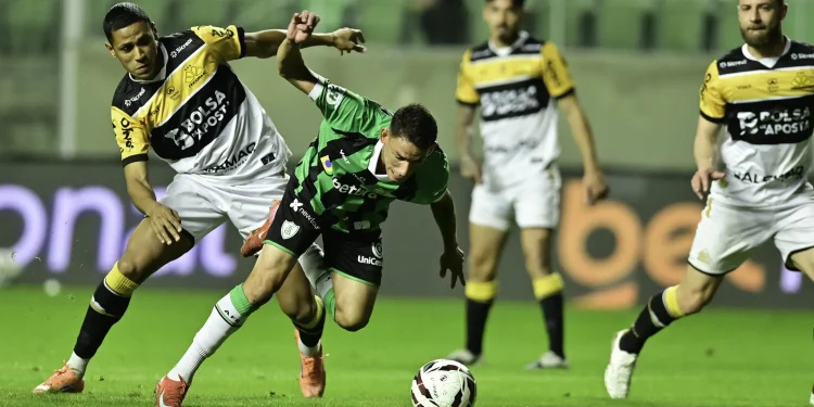 Com gol de letra, Criciúma bate América-MG e amplia sequência invicta na Série B