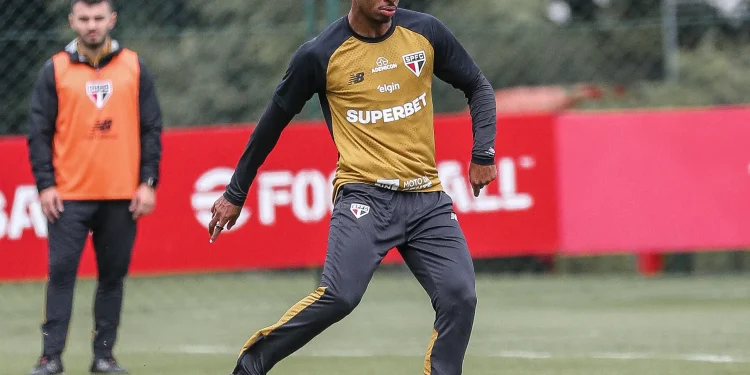 São Paulo dá sequência à intertemporada com treino de bolas paradas