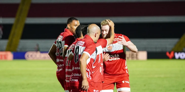 CRB vence Botafogo-SP e se distancia do Z4 da Série B