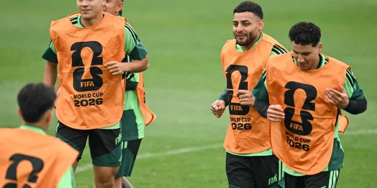 Confira fotos do último treino do México antes da estreia na Copa do Mundo