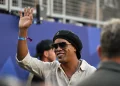 Aos 46 anos, Ronaldinho retorna ao futebol para jogar na 3ª divisão italiana