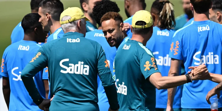 Veja galeria de fotos do treino da Seleção Brasileiro neste domingo