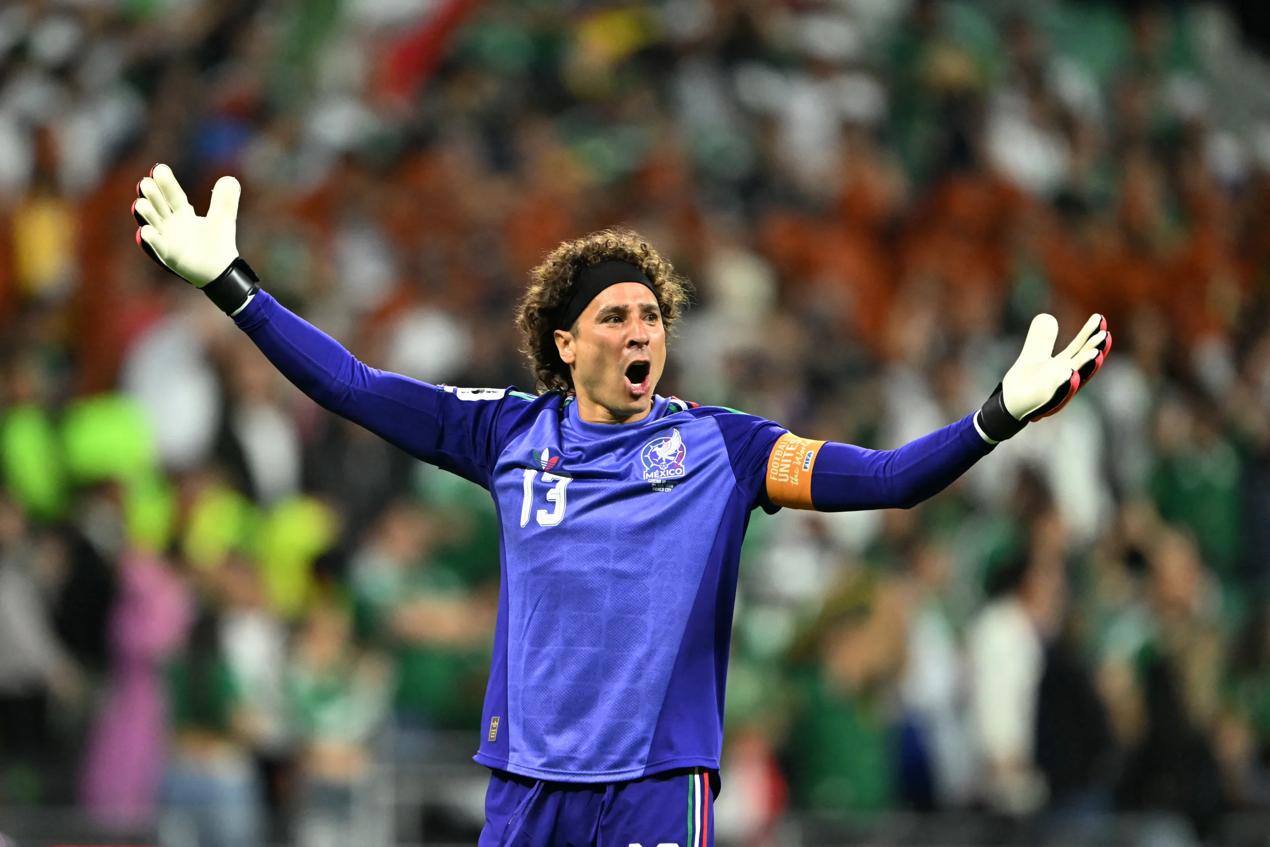 Ochoa faz história, México elimina República Tcheca e fecha primeira fase com 100%