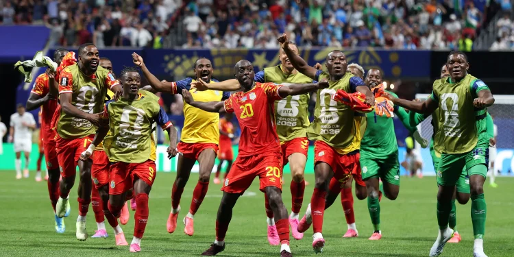 RD Congo vira sobre Uzbequistão e garante classificação histórica na Copa