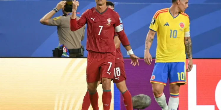 Com CR7 apagado, Portugal empata contra Colômbia e pega Croácia na Copa
