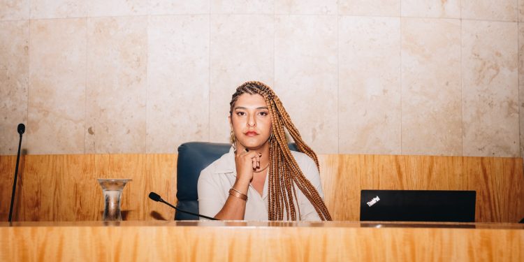 “Punições são quase simbólicas”, diz Amanda Paschoal sobre violência de gênero na política