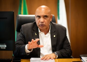 Presidente da CLDF reage a pedido de intervenção e cogita assinar CPI do Master