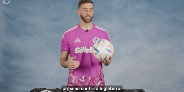 Goleiro titular dos EUA revela como o futebol brasileiro mudou a sua carreira