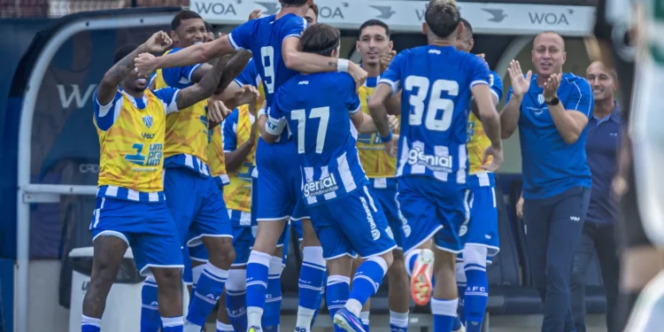 Avaí faz três na Chapecoense e se aproxima de título da Copa Sul-Sudeste