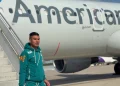 Seleção Brasileira desembarca em Houston e é recebida com festa antes de jogo contra o Japão