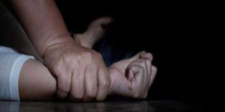 Juíza de GO absolve acusado de estupro contra menina de 12 anos