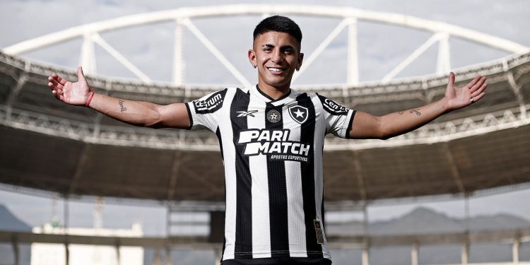 Fifa suspende transfer ban do Botafogo por Thiago Almada