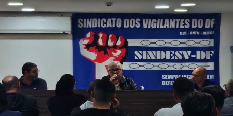 De forma unânime, vigilantes do DF aprovam indicativo de greve