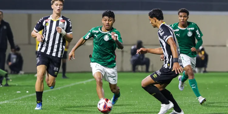 Palmeiras cede empate ao Santos, mas mantém liderança do Brasileiro sub-20