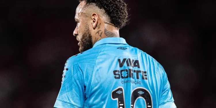Santos fatura R$ 6,5 milhões com camisa azul em homenagem a Neymar após um ano