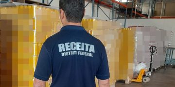 Fiscais apreendem 20 mil litros de cachaça e 59 mil latas de cerveja