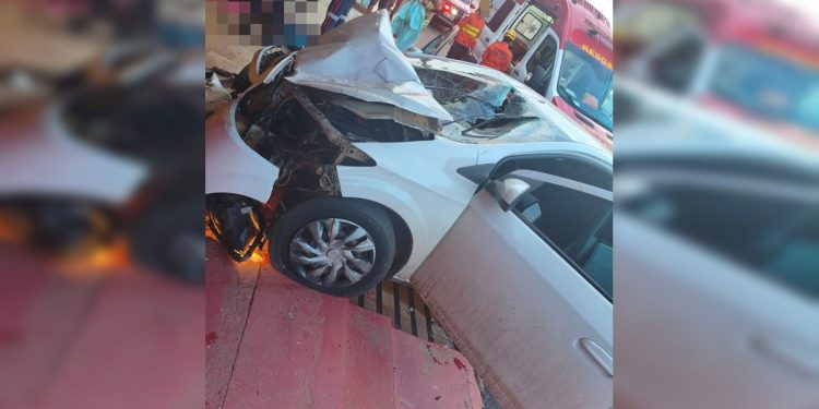 Mulher morre após ser atingida por carro desgovernado no DF. Veja vídeo