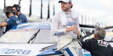 Em crise, BRB paga patrocínio de R$ 3 milhões a piloto da Stock Car