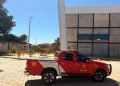 Estudantes em risco: caixa d’água ameaça desabar perto de escola do DF. Veja vídeo