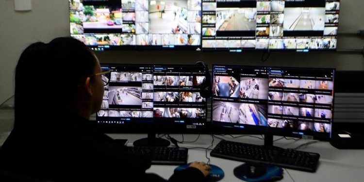 DF reforça sistema de monitoramento com 12 mil câmeras da Saúde