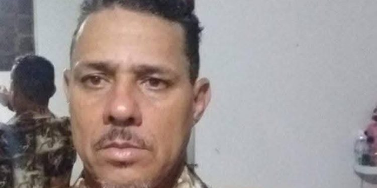 Homem mata ex-mulher dentro de casa e confessa crime em mensagem
