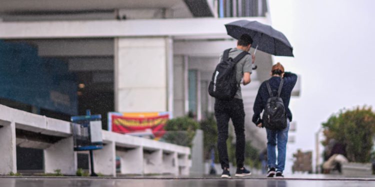 Inmet emite alerta amarelo para risco de tempestade com ventania no DF