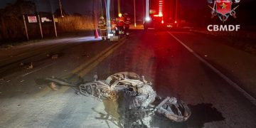 Motociclista e passageira morrem em colisão com carro no DF