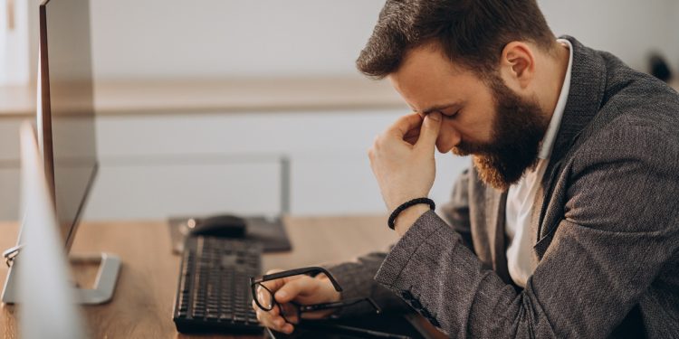 Quando o bom desempenho no trabalho esconde a depressão
