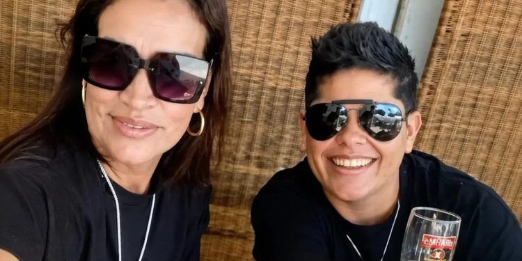 Professora encontrada morta com a esposa não tinha sinal de violência