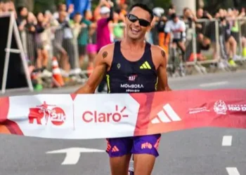 Fábio Jesus Correia supera africanos e vence  os 21 km da Maratona do Rio