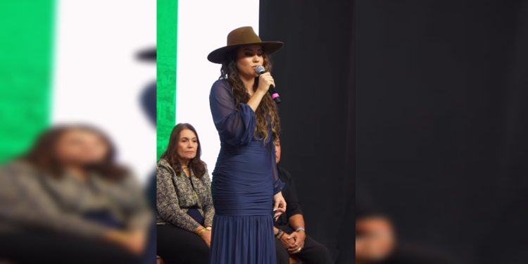 Filha de Clezão, preso pelo 8/1 morto na Papuda, lança pré-candidatura