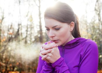 Você sente mais frio que as outras pessoas? O que isso pode indicar?