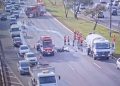 Motociclista morre após grave acidente envolvendo caminhão