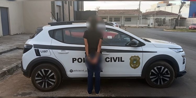 Mãe é presa suspeita de torturar o próprio filho