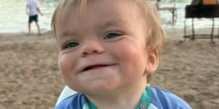 Doença rara pode fazer bebê perder fala e mais habilidades aos 4 anos