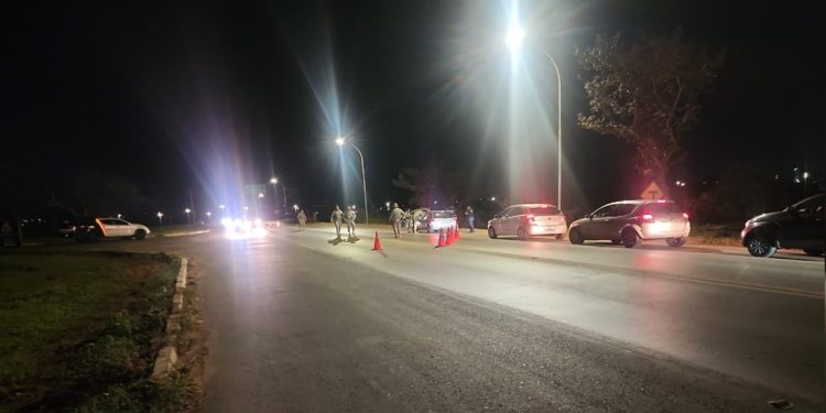 Blitz na DF-180 termina com prisão de foragido por homicídio