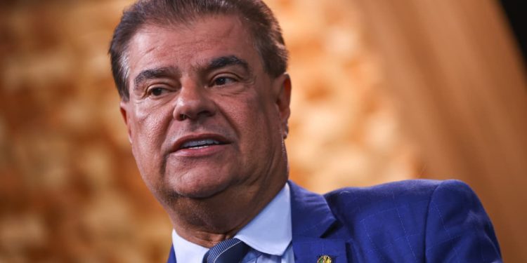 Senador alerta que PCC e CV podem ser atalho dos EUA para terras raras. Vídeo