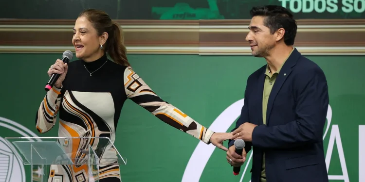 Leila minimiza meta de quase R$ 400 milhões em vendas e prioriza manutenção do elenco do Palmeiras