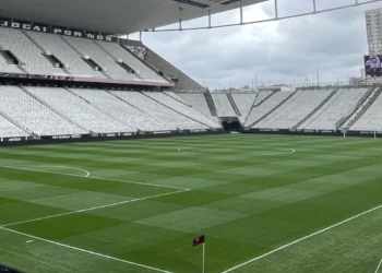 Corinthians começa a retirar cadeiras do setor sul da Arena