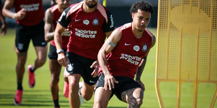 Corinthians faz trabalho tático e encerra preparação para amistoso contra Cascavel