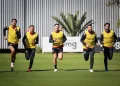 Corinthians volta aos treinos após amistoso com duas novidades em campo