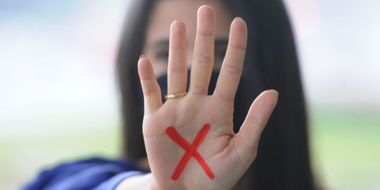 CLDF aprova centros 24h de apoio a mulheres vítimas de violência